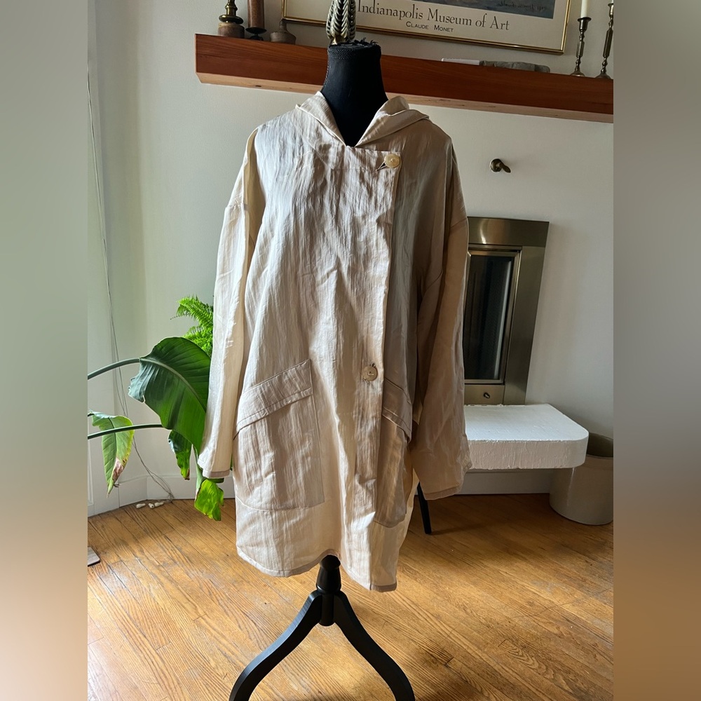 Vintage Lundstrom LaParka Elegant Cream Hooded Kangaroo Trench Coat
